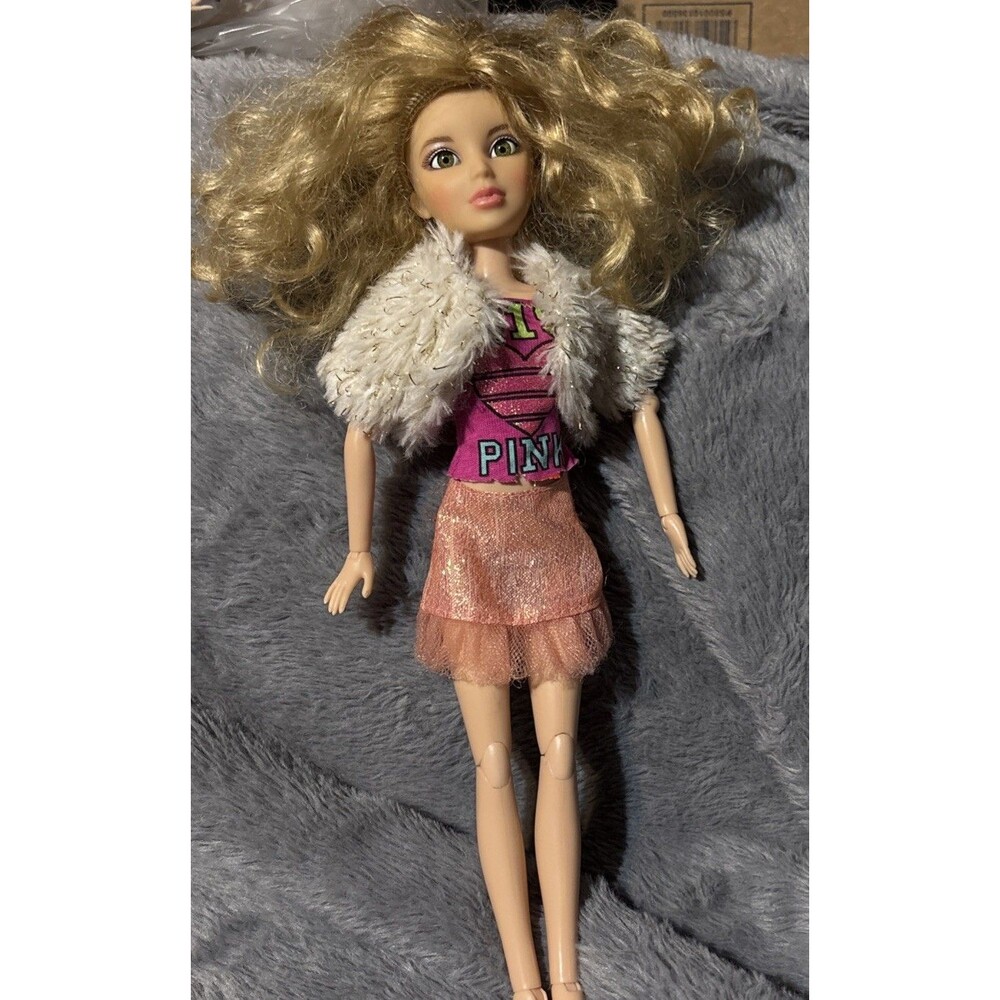 Spin Master Liv Doll Outfit Skirt Too Fur Jacket Hayden Girl